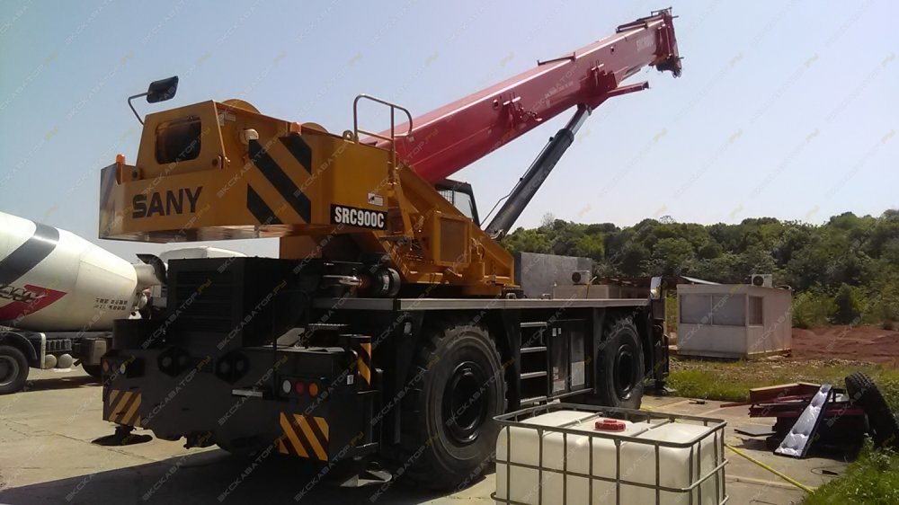 Короткобазный автокран Sany SRC900C